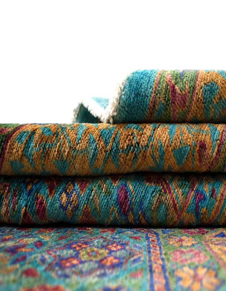 Detail image of 5' 10 x 7' 9 Amina Wool Rug