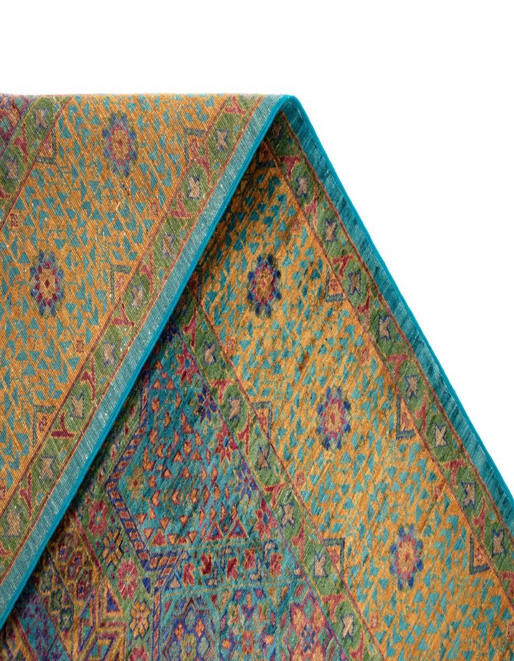 Detail image of 5' 10 x 7' 9 Amina Wool Rug