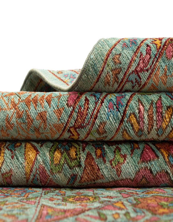 Detail image of 6' 9 x 9' 11 Amina Wool Rug