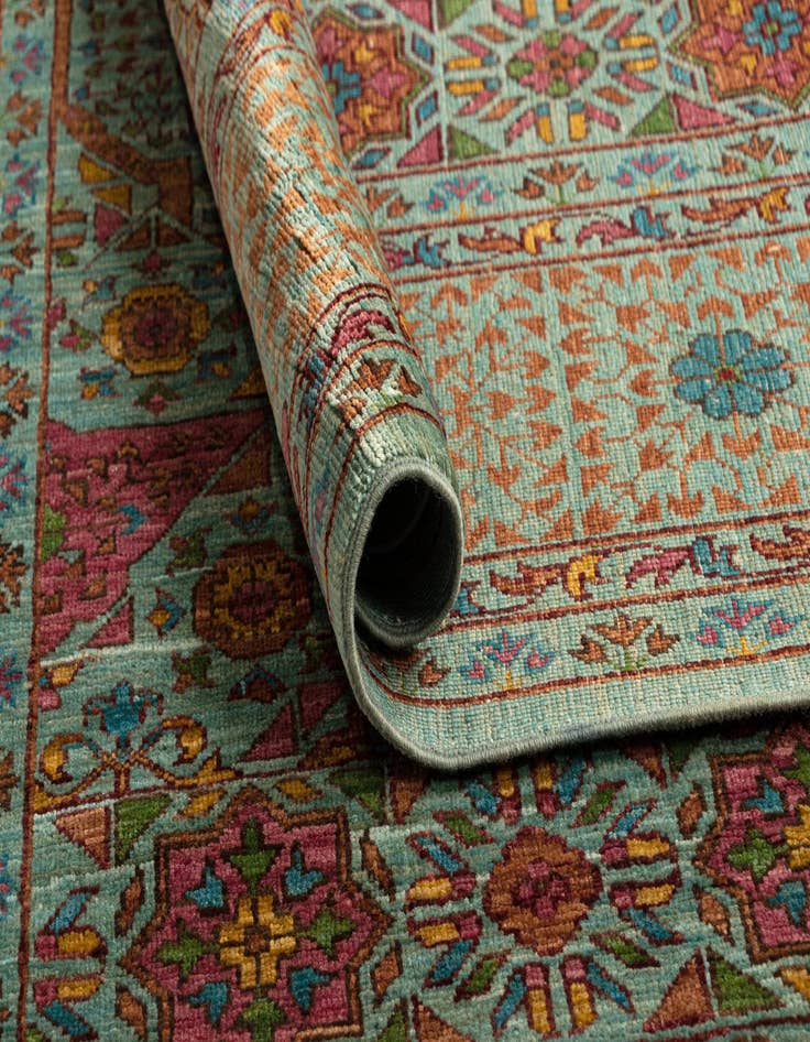 Detail image of 6' 9 x 9' 11 Amina Wool Rug