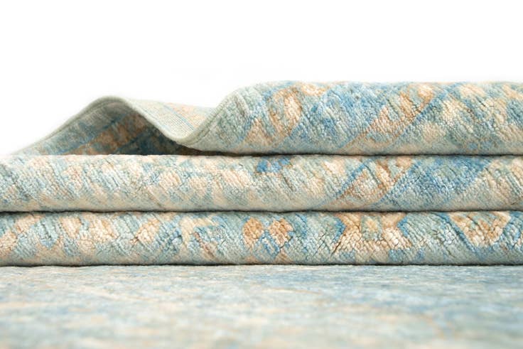 Detail image of 7' 10 x 9' 8 Hand Knotted Amina Rug