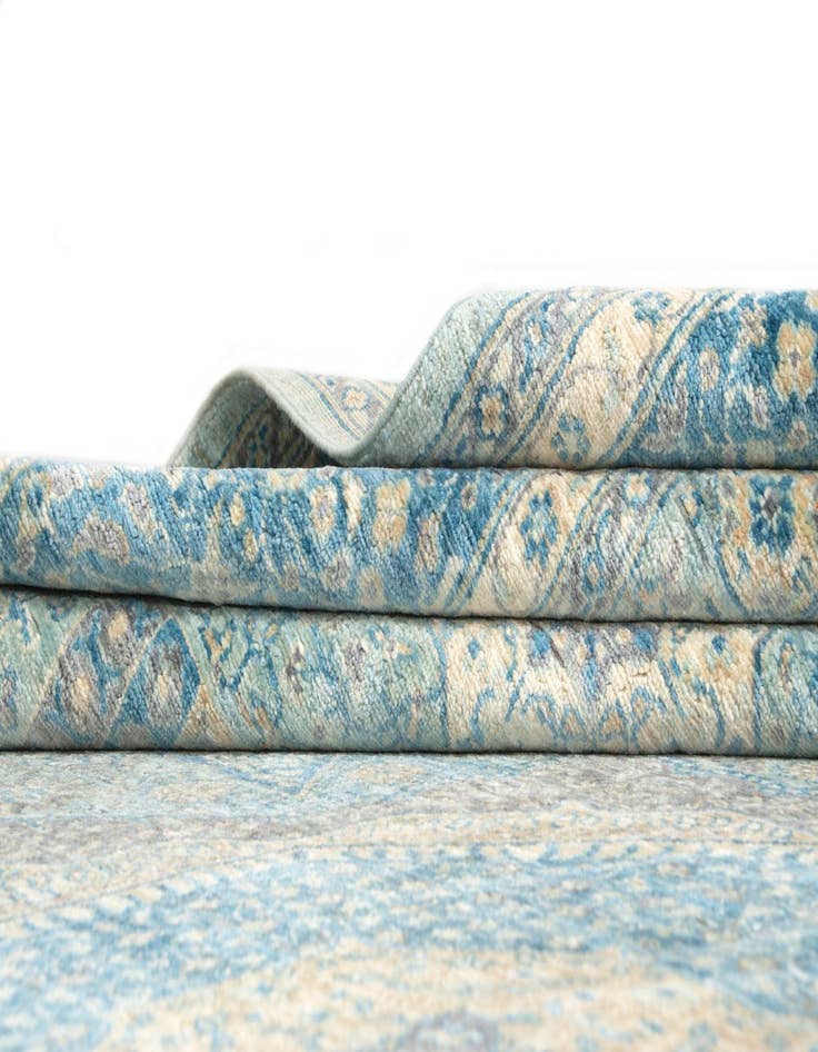 Detail image of 8' 8 x 11' 8 Hand Knotted Amina Rug