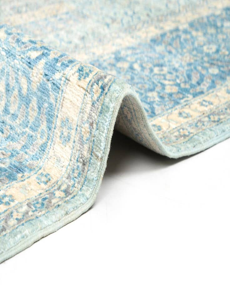 Detail image of 8' 8 x 11' 8 Hand Knotted Amina Rug