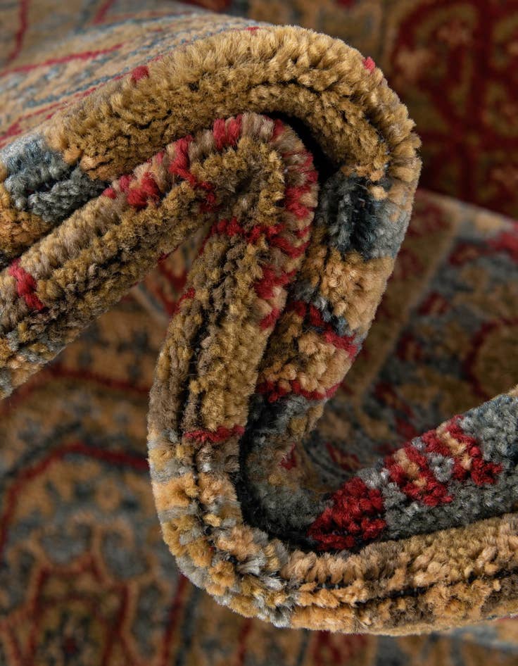 Detail image of 6' x 9' Amina Rug