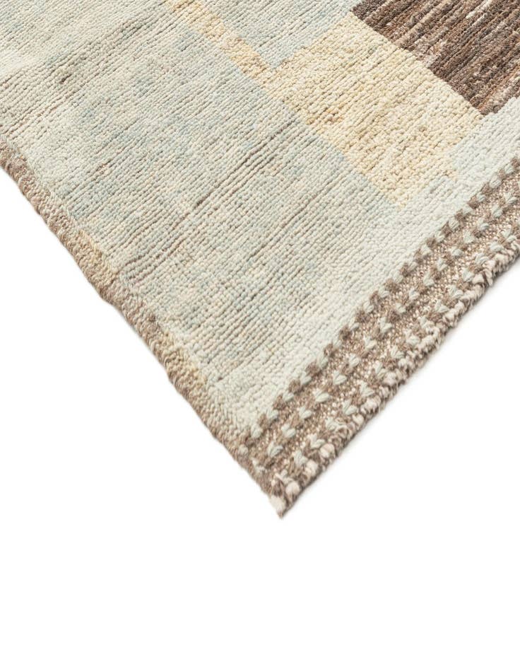 Detail image of 3' 2 x 9' 10  Hand Knotted Beni Marok Rug