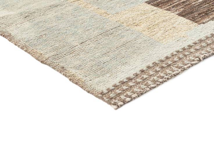 Detail image of 3' 2 x 9' 10 Hand Knotted Beni Marok Rug