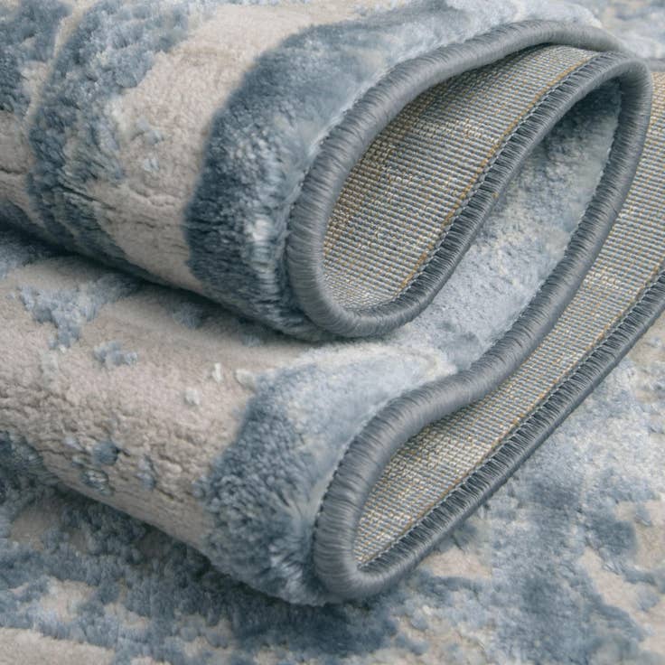 Detail image of 8' x 10' Chesterfield Rug