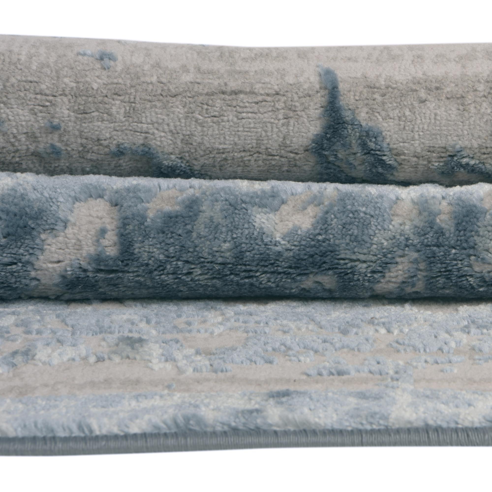 2' 2 x 3' Chesterfield Rug