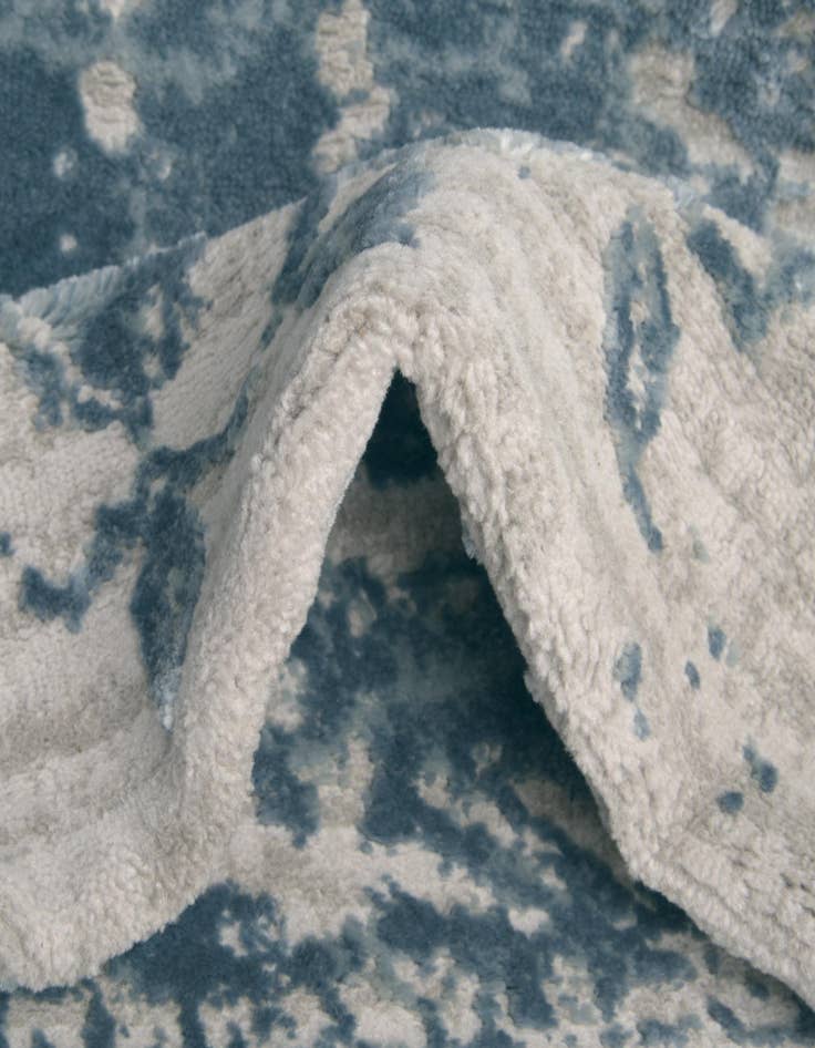 Detail image of 8' x 10' Chesterfield Rug