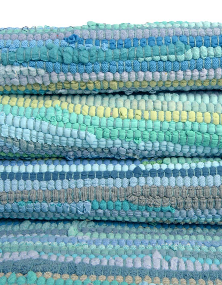 Detail image of 2' 2 x 3'  Hand Woven Chindi Cotton Rug