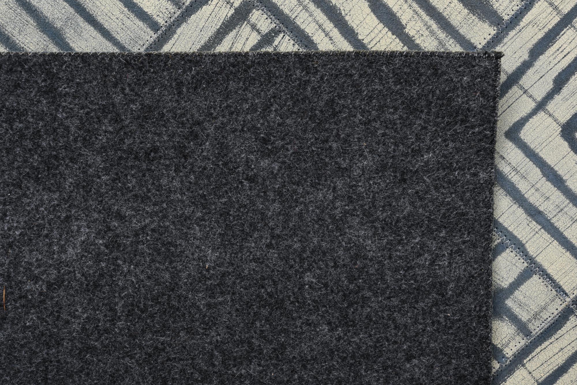 4' 10 x 8' Cowhide Rug