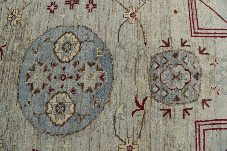Detail image of 6' 8 x 10' 2 Hand Knotted Darya Wool Rug