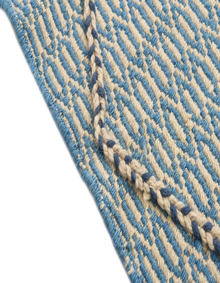 Detail image of 4' x 6' 1  Hand Knotted Darya Wool Rug