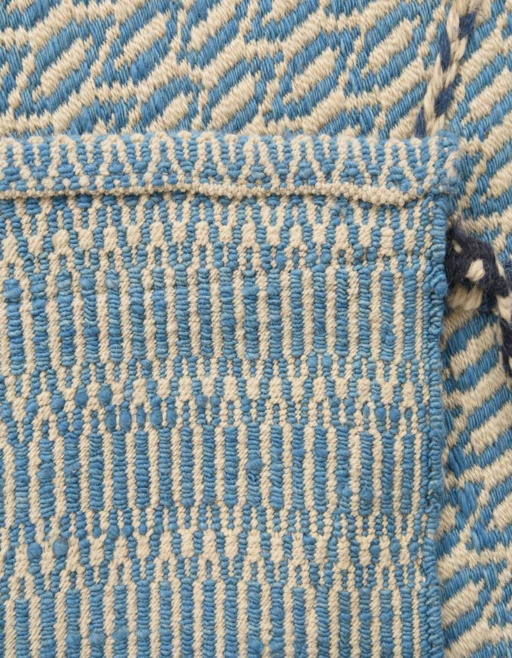 Detail image of 4' x 6' 1  Hand Knotted Darya Wool Rug