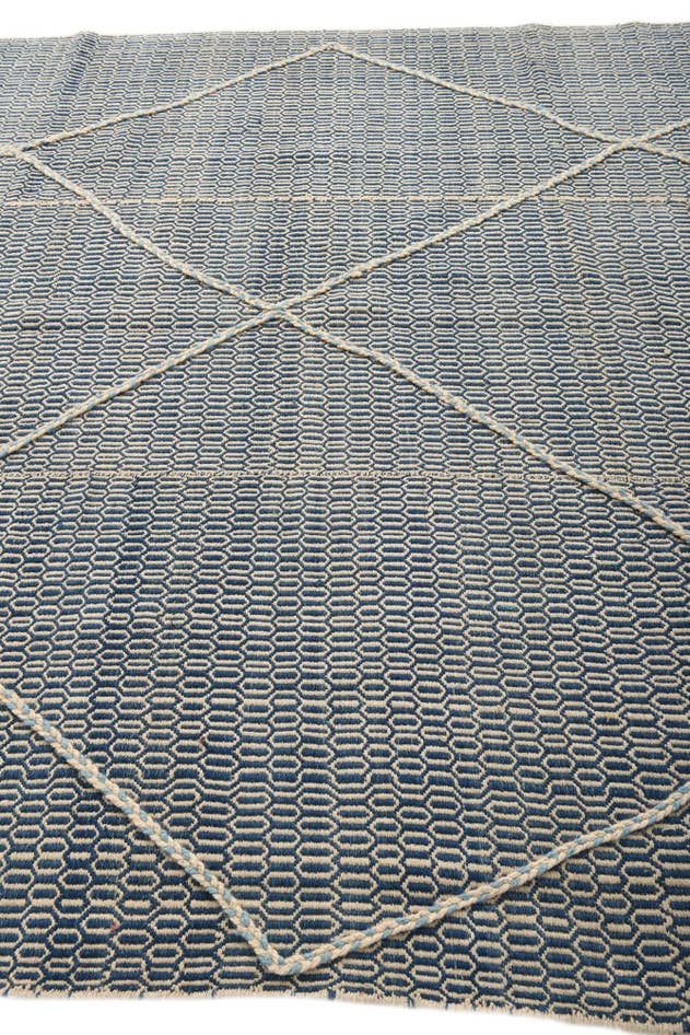 Detail image of 7' 8 x 9' 11 Hand Knotted Darya Wool Rug