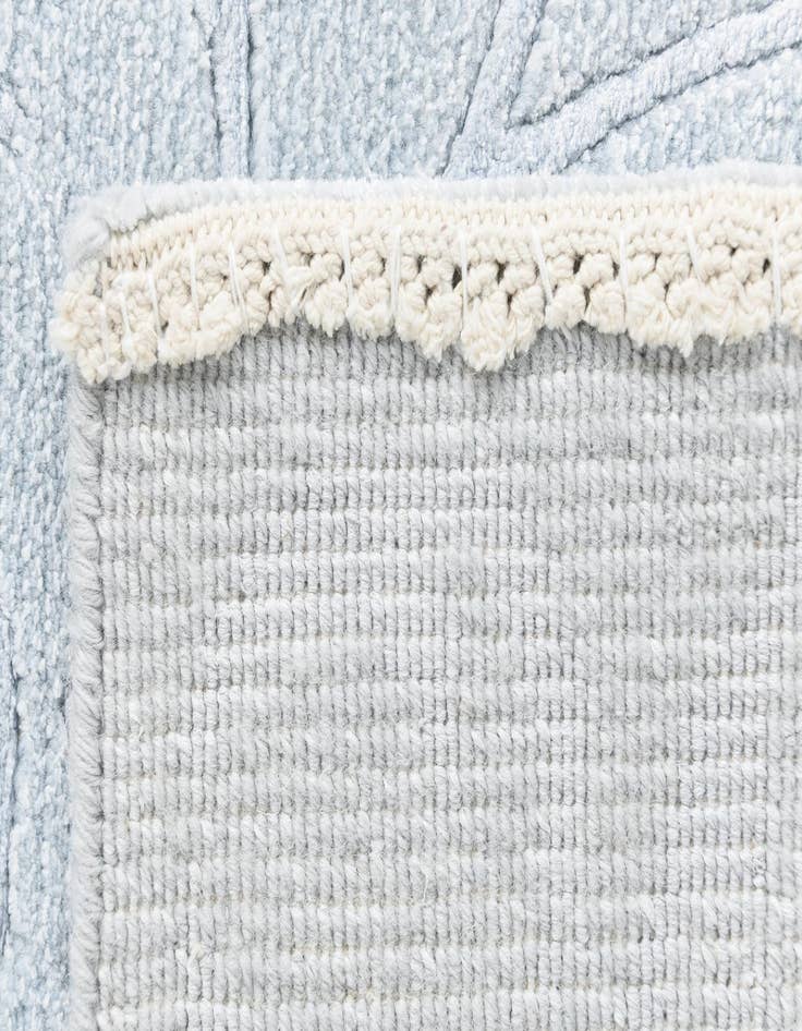 Detail image of 4' 3 x 6' 3 Darya Rug