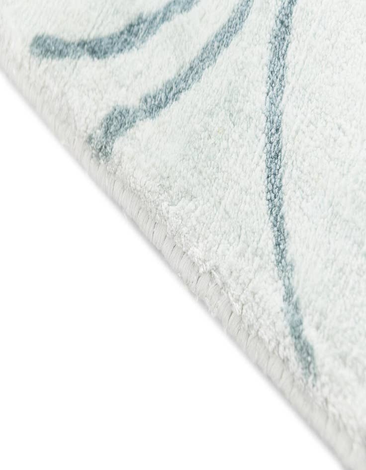 Detail image of 4' x 5' 11 Darya Rug