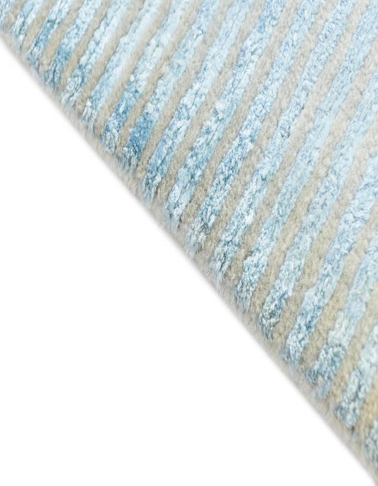 Detail image of 3' 11 x 5' 11 Darya Rug