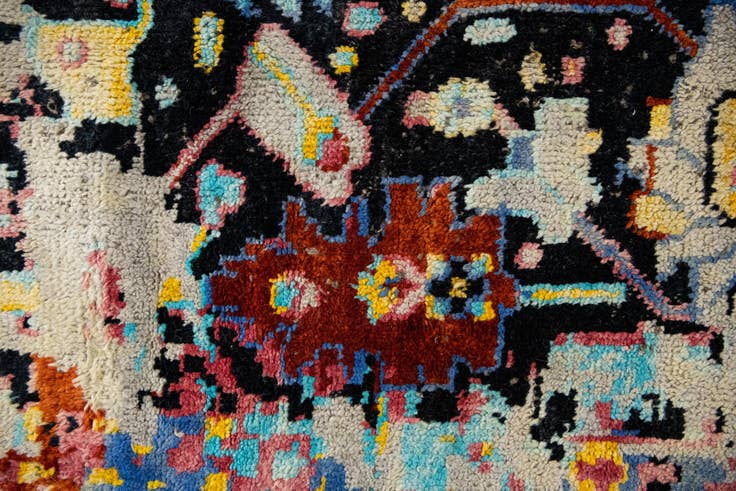 Detail image of 12' 6 x 15' 3 Hand Knotted Darya Wool Rug