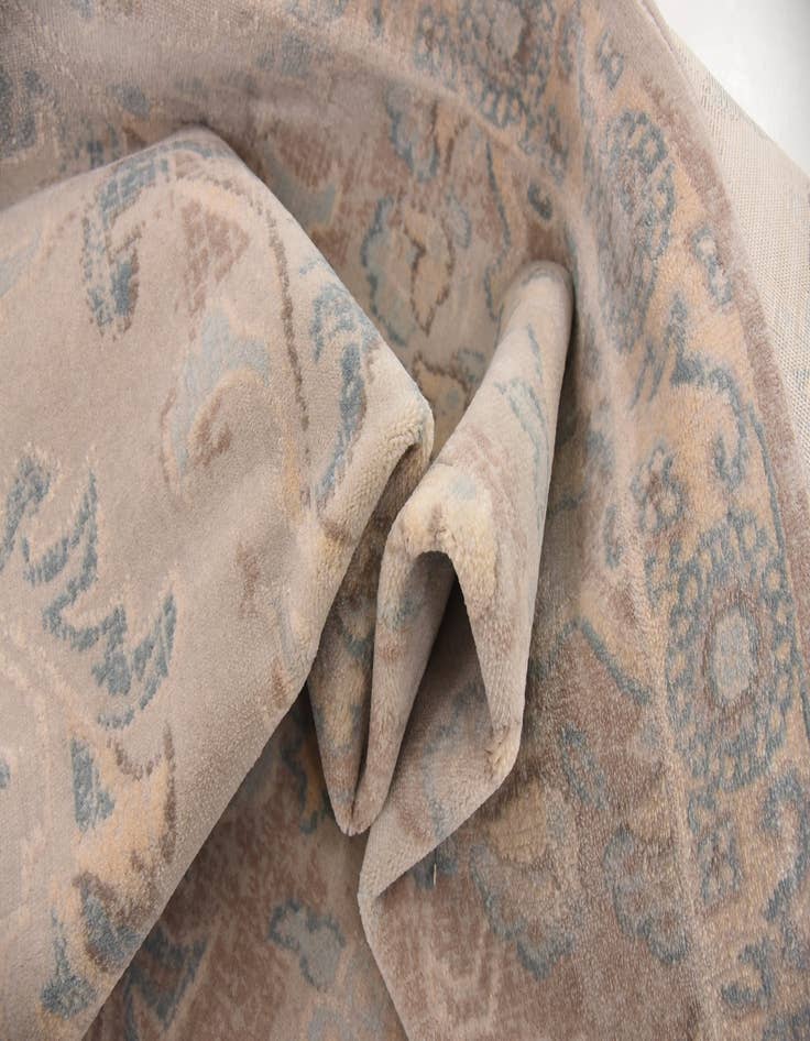 Detail image of 5' 2 x 7' 5 Escape Rug