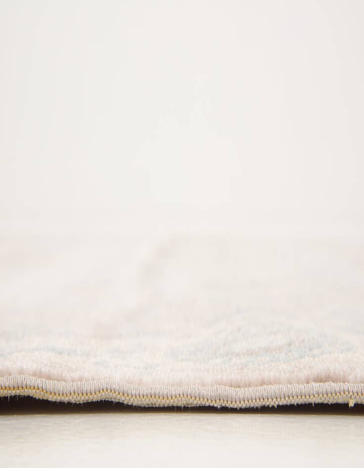 Detail image of 5' 2 x 7' 5 Escape Rug