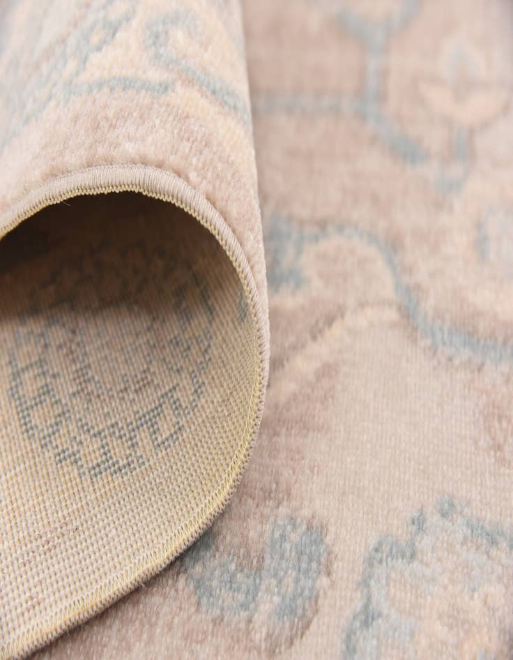 Detail image of 5' 2 x 7' 5 Escape Rug