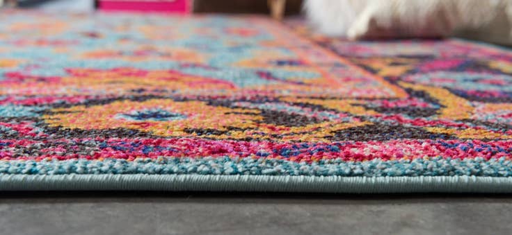 Detail image of 7' x 10' Washable Fleur Rug