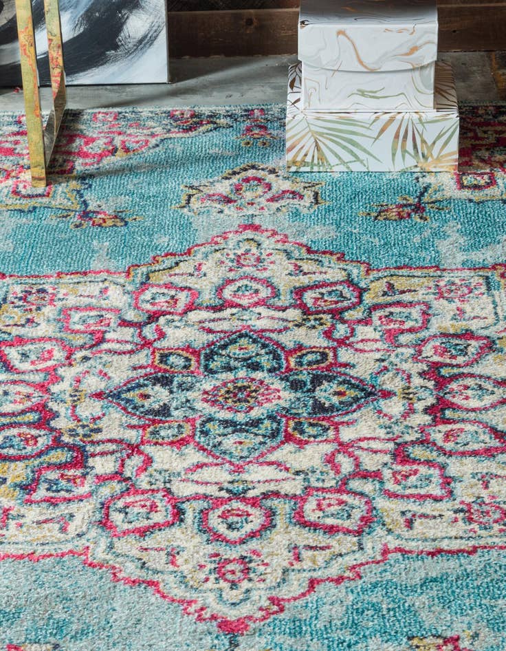 Detail image of 9' x 12' Washable Fleur Rug