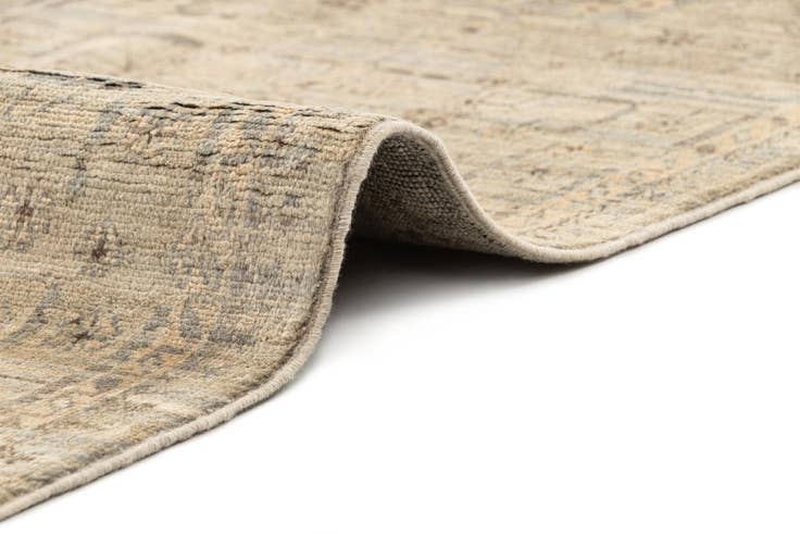 Detail image of 7' 5 x 9' 11 Ghazni Diyar Rug