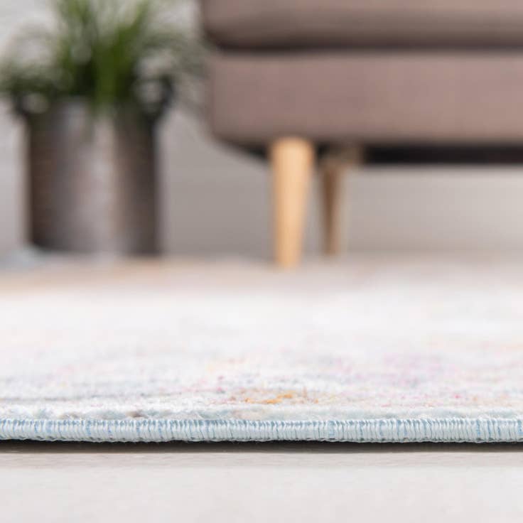 Detail image of 5' 5 x 8' Havana Rug