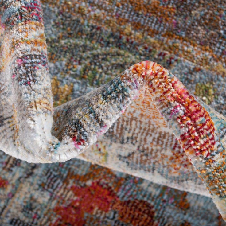 Detail image of 5' 5 x 8' Havana Rug