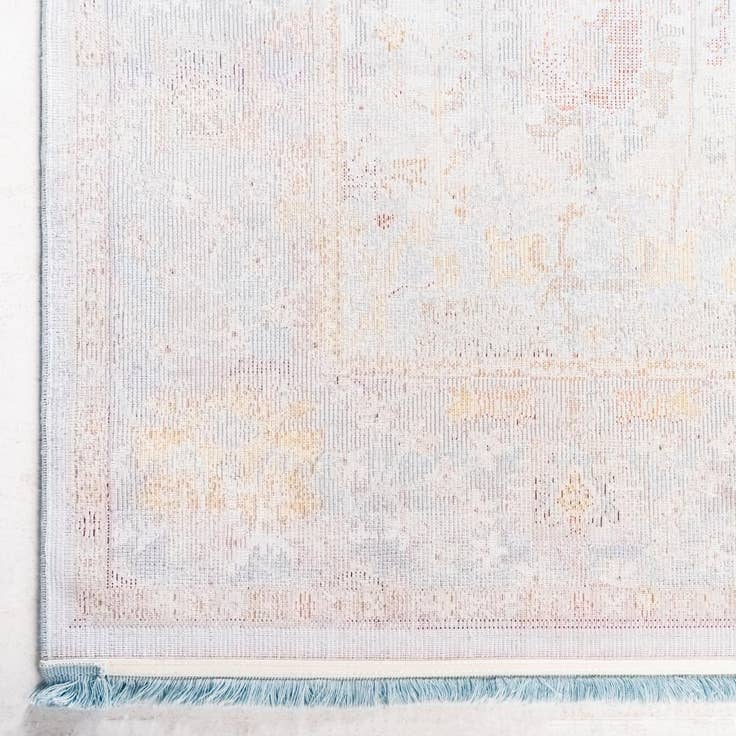 Detail image of 5' 5 x 8' Havana Rug