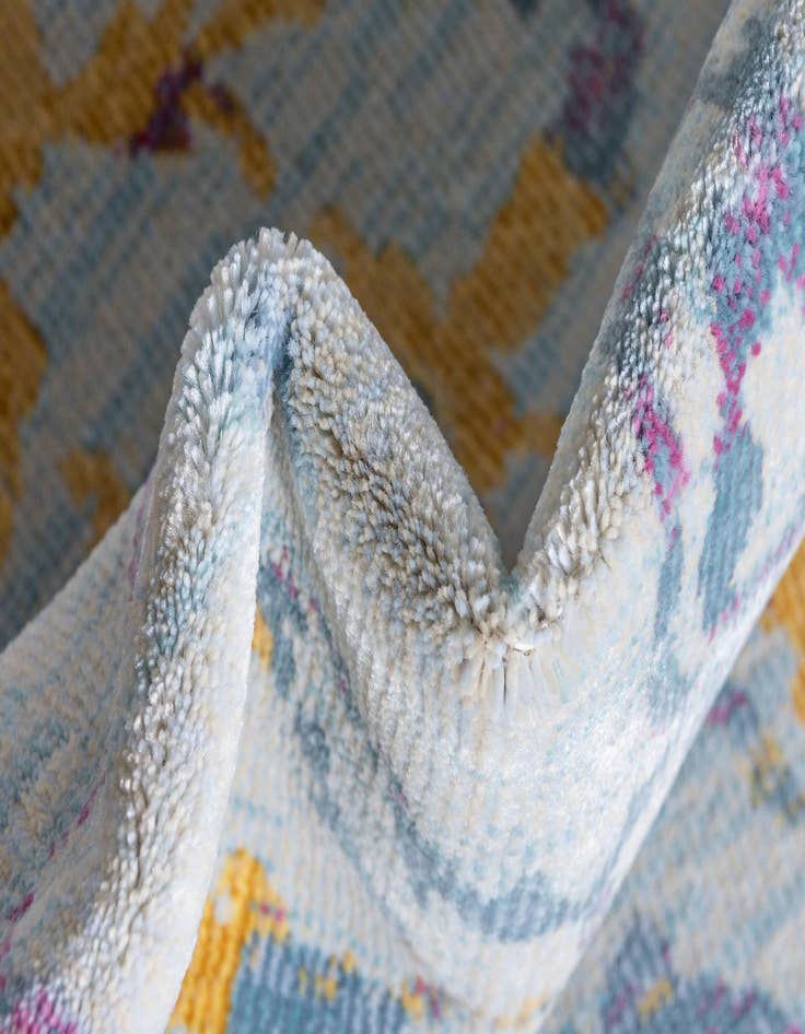 Detail image of 2' 2 x 3' Havana Rug