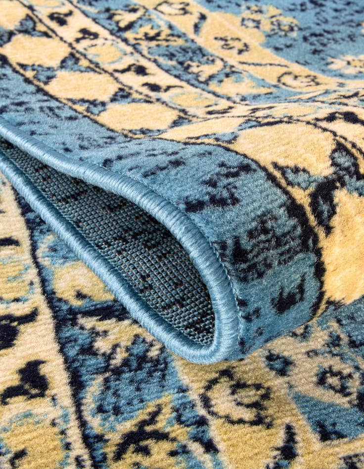 Detail image of 5' 3 x 8' Heris Rug