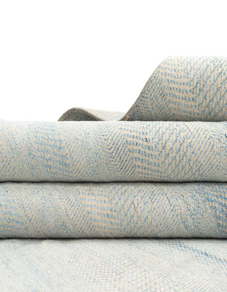 Detail image of 8' x 10' 1 Kamla Wool Rug
