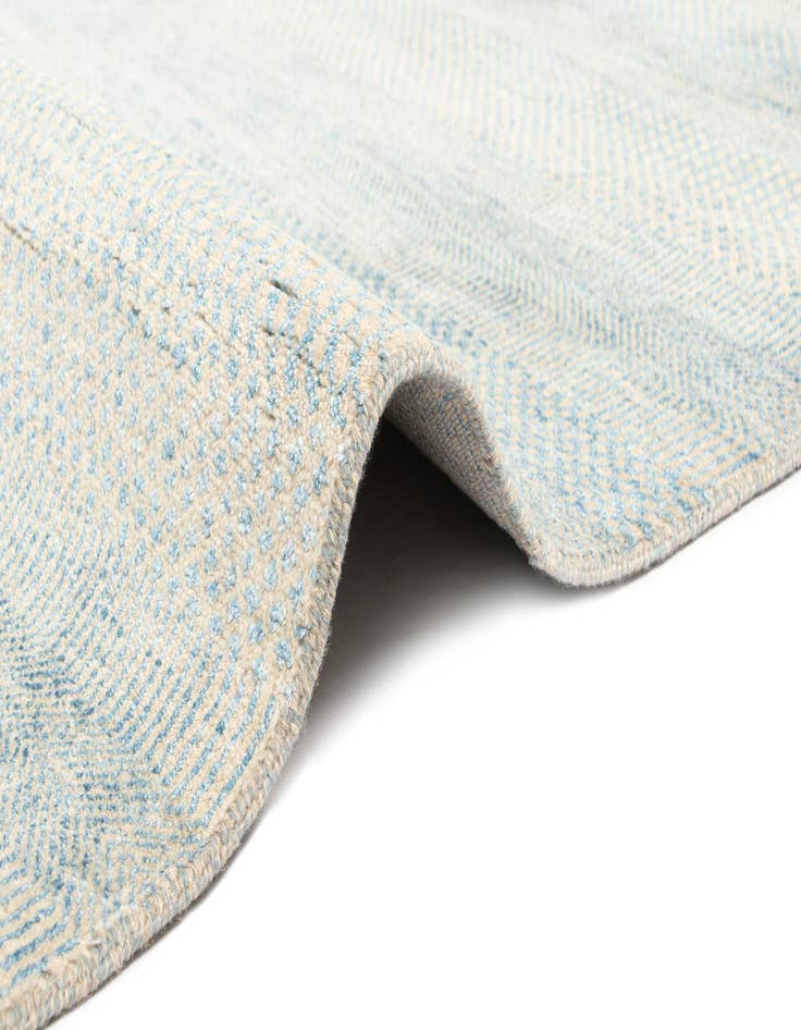 Detail image of 8' x 10' 1 Kamla Wool Rug