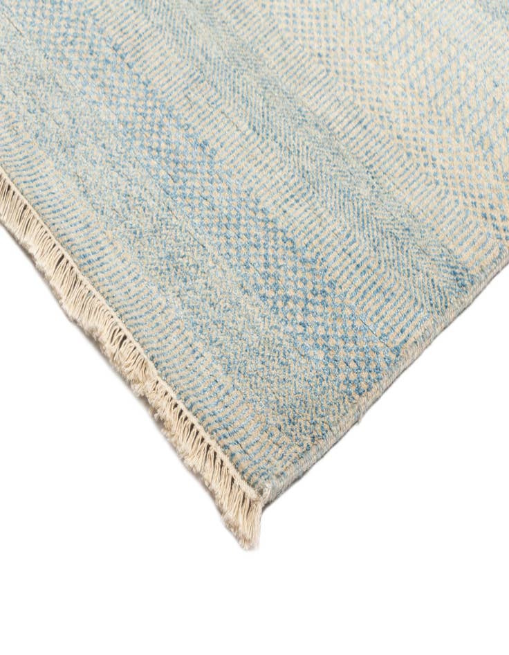 Detail image of 8' x 10' 1 Kamla Wool Rug