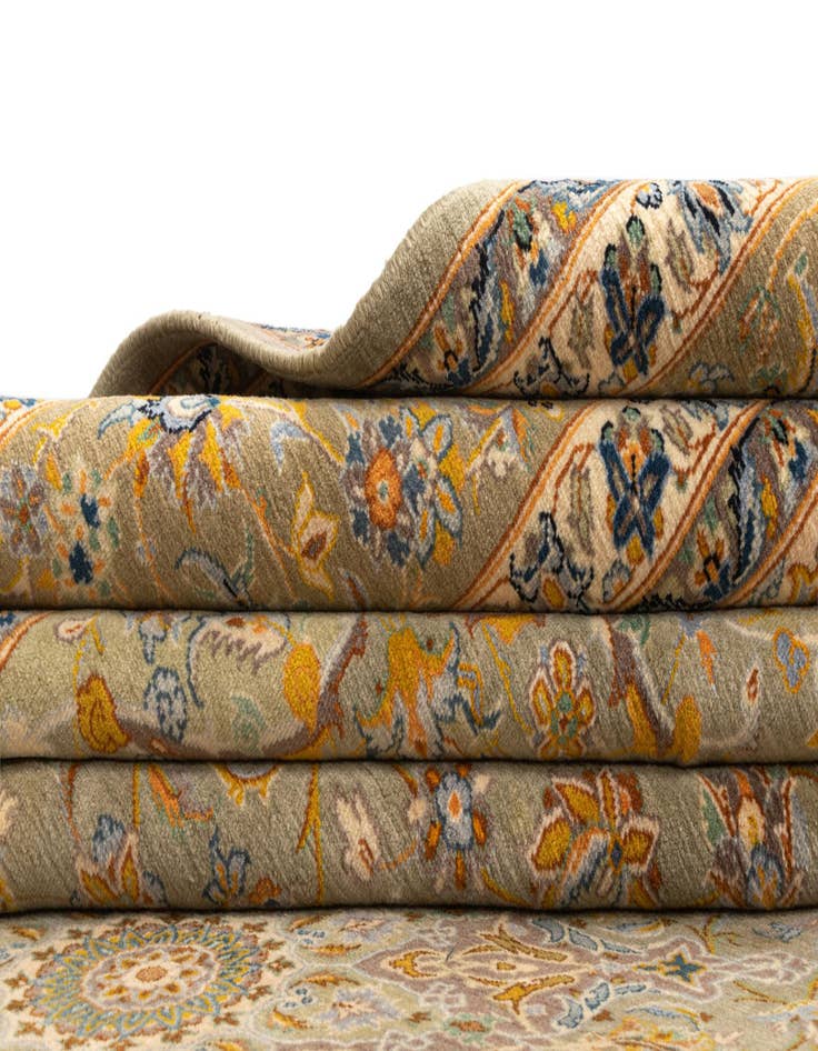 Detail image of 9' 8 x 13' 7 Kashan Wool Rug