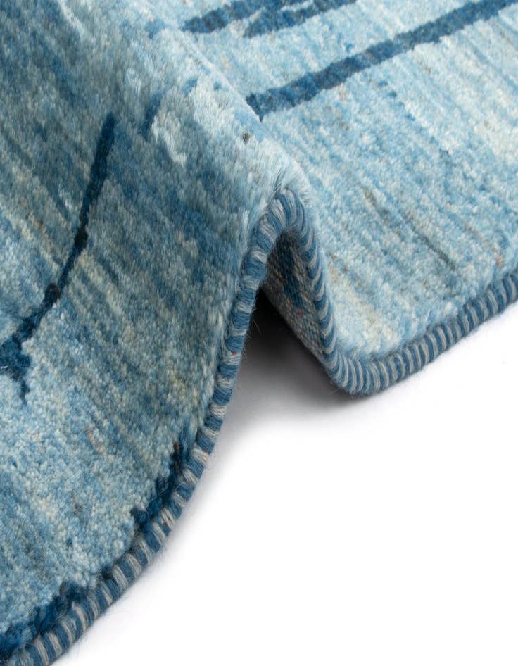 Detail image of 6' 9 x 9' 5 Kashkuli Wool Rug