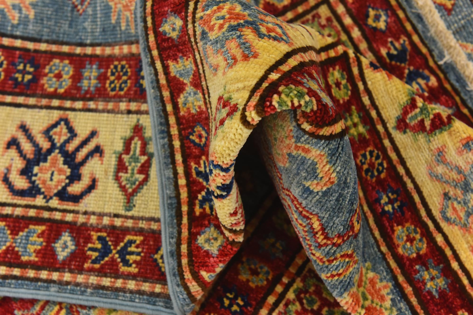 2' 8 x 4' Hand Knotted Kazak Oriental Rug
