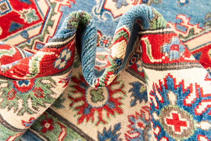 5' 7 x 7' 9 Hand Knotted Kazak Rug