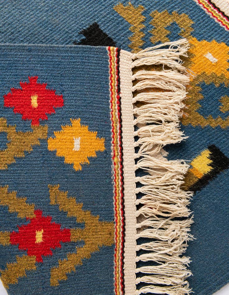 Detail image of 1' 4 x 1' 7  Hand Woven Kilim Dhurrie Wool Rug
