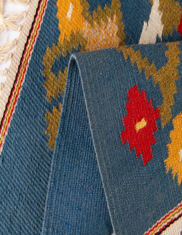 Detail image of 1' 4 x 1' 7  Hand Woven Kilim Dhurrie Wool Rug