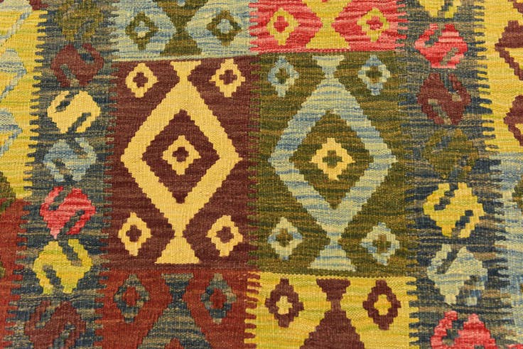 Detail image of 3' 5 x 5' 2 Hand Woven Kilim Maymana Wool Rug