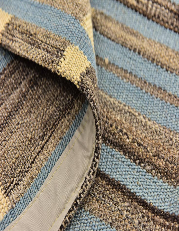 Detail image of 5' 8 x 8' 3  Hand Woven Kilim Modern Wool Rug