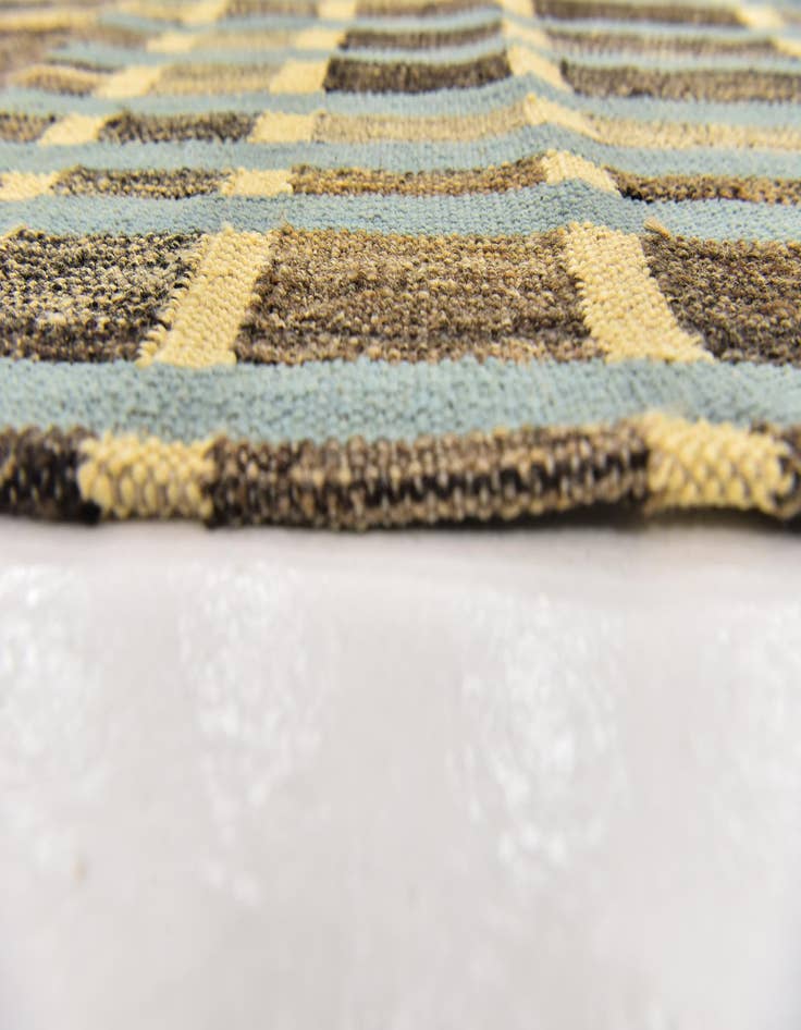 Detail image of 5' 5 x 8' 2  Hand Woven Kilim Modern Wool Rug