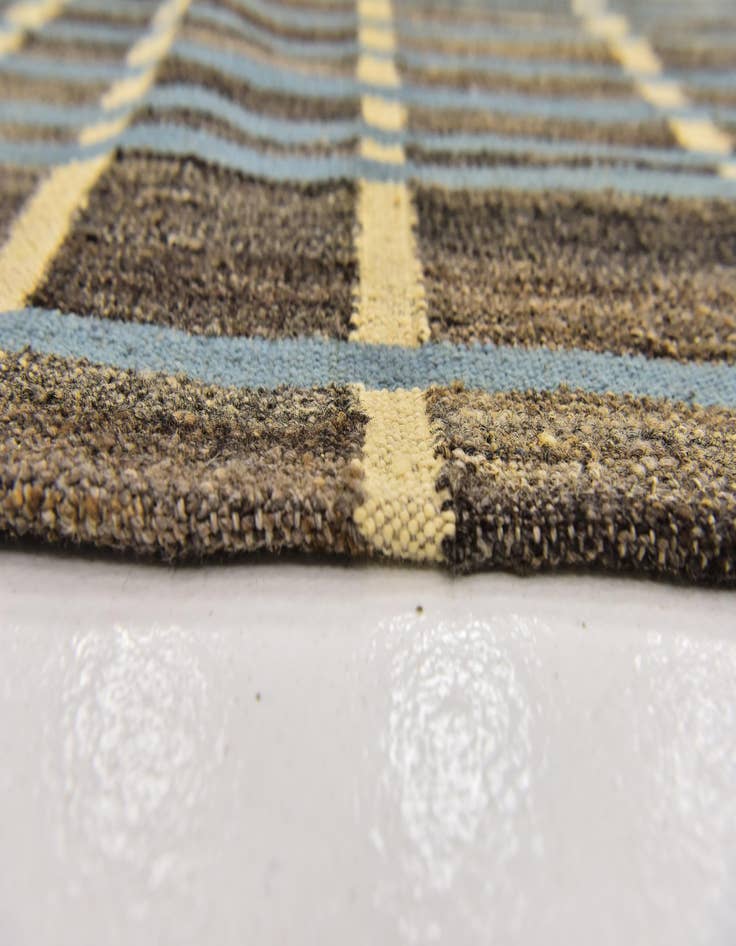 Detail image of 5' 9 x 8'  Hand Woven Kilim Modern Wool Rug