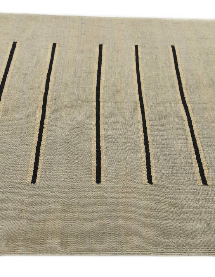 Detail image of 4' x 6'  Hand Woven Kilim Modern Wool Rug