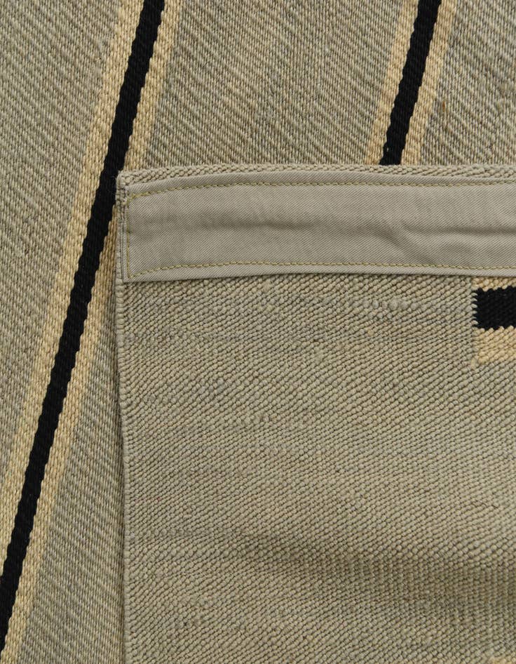 Detail image of 4' x 6'  Hand Woven Kilim Modern Wool Rug