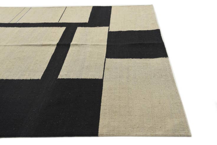 Detail image of 4' 4 x 5' 10 Hand Woven Kilim Modern Wool Rug